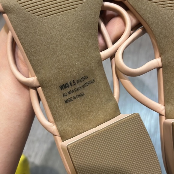 Dolce Vita nude knotted flat slide sandals - Picture 6 of 7